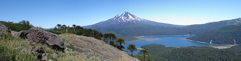 NP Conguillio vom Rastplatz der Sierra Nevada aus gesehen.